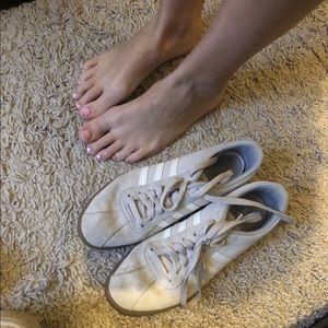 Very used shoes